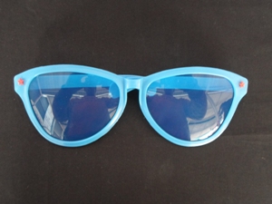 giant-sunglasses-blue